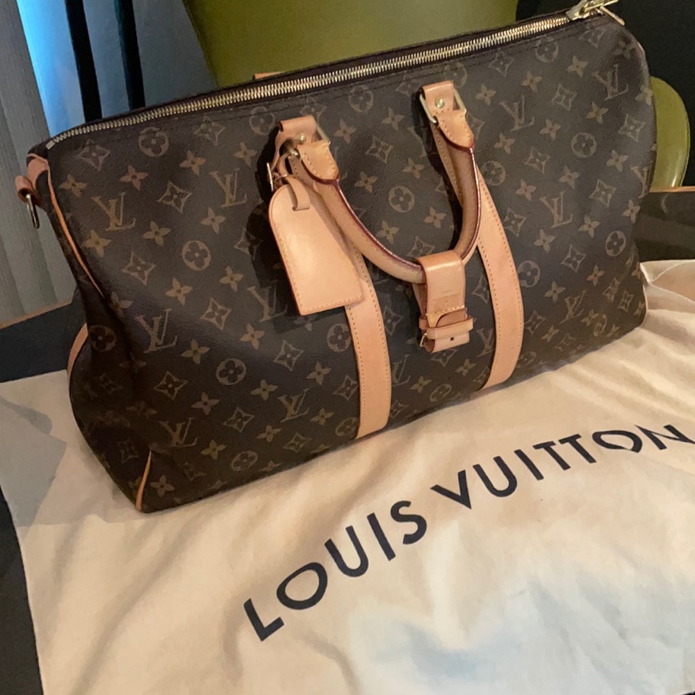 Lv keepall 45 . Excellent condition .